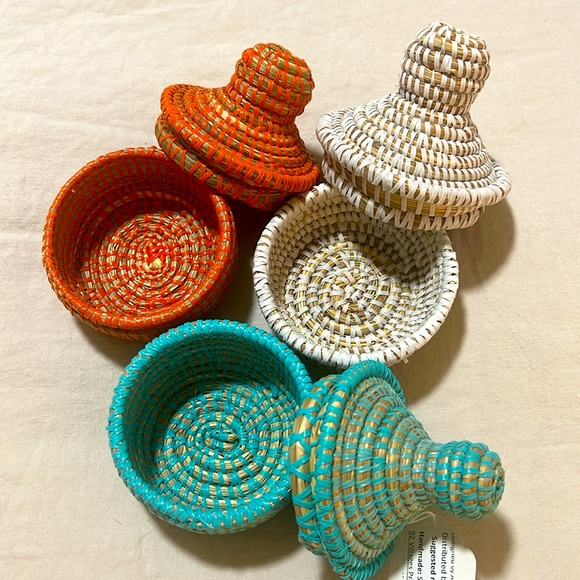 Handmade Artisan Raffia Storage Baskets - Picture 2 of 2